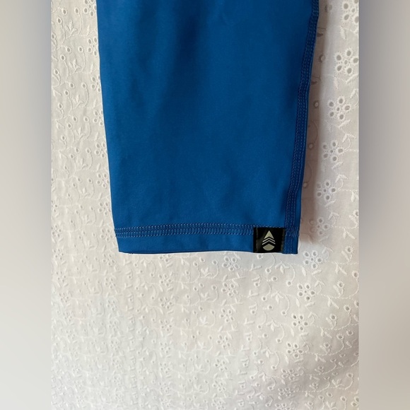 NWT Stone Fox Sweat Blue Athletic Capri Crop Legging Yoga Pants - Picture 5 of 5